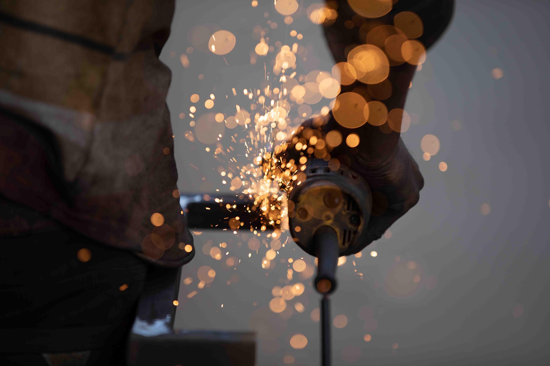 fabrication-work-6973776_1920 fabrication-work-6973776_1920